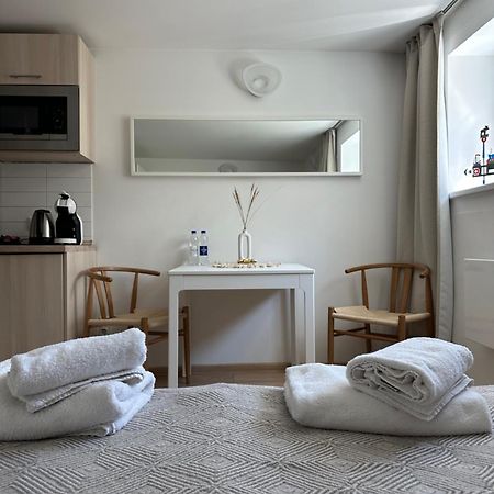 Nidos Palve Ground Zero Apartment ภายนอก รูปภาพ